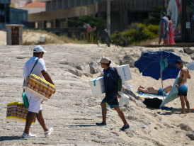 Almada, Praias, venda ambulante, licenças, candidaturas, areal